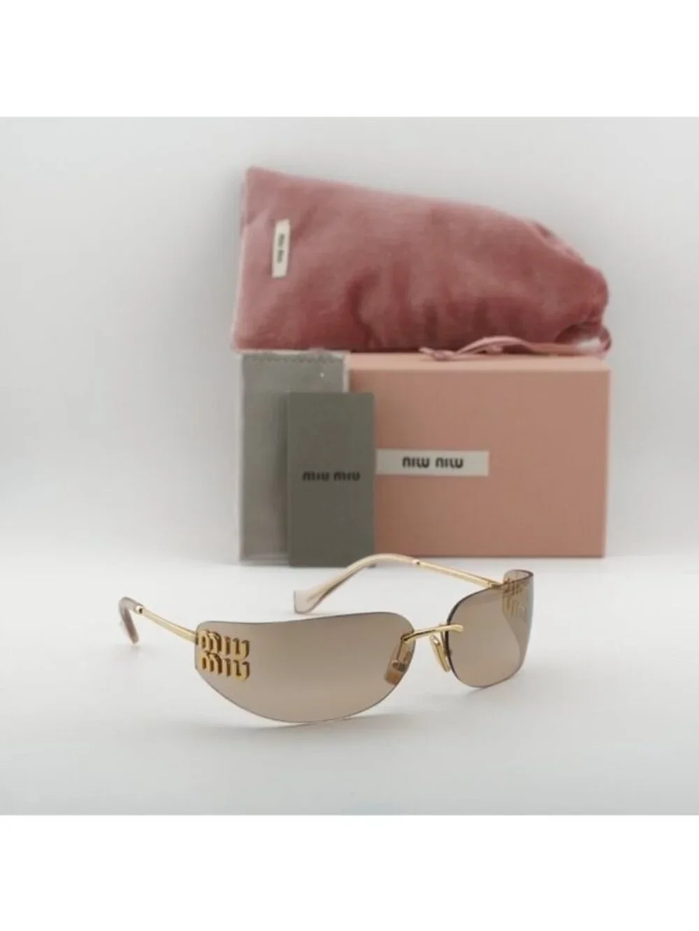 Miu Miu model mua51s